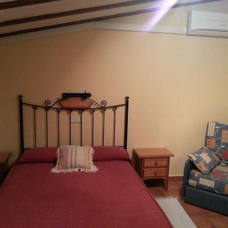 Hostal La Balquina Чинчон Экстерьер фото