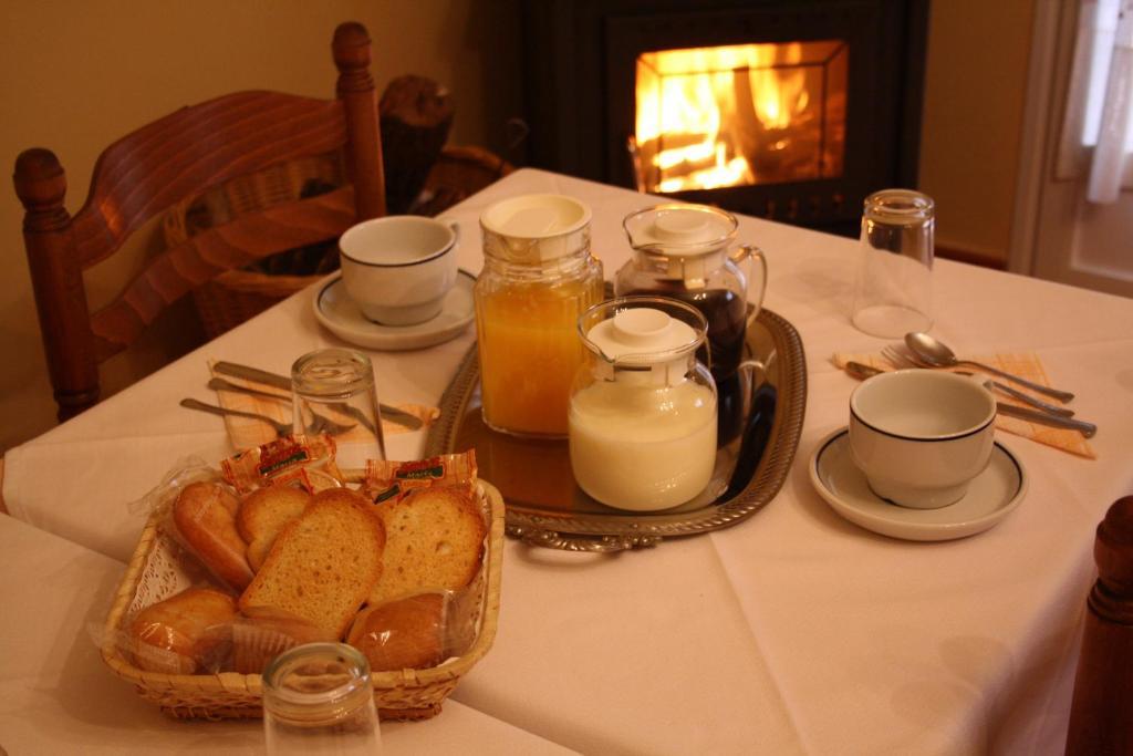 Hostal La Balquina Чинчон Экстерьер фото