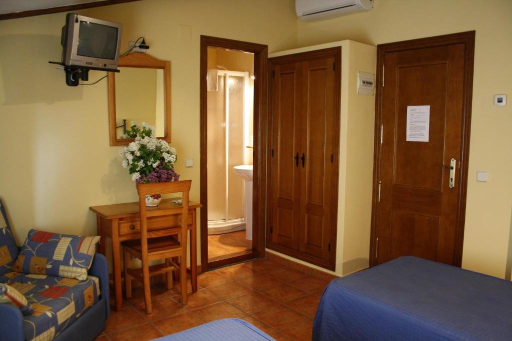 Hostal La Balquina Чинчон Экстерьер фото