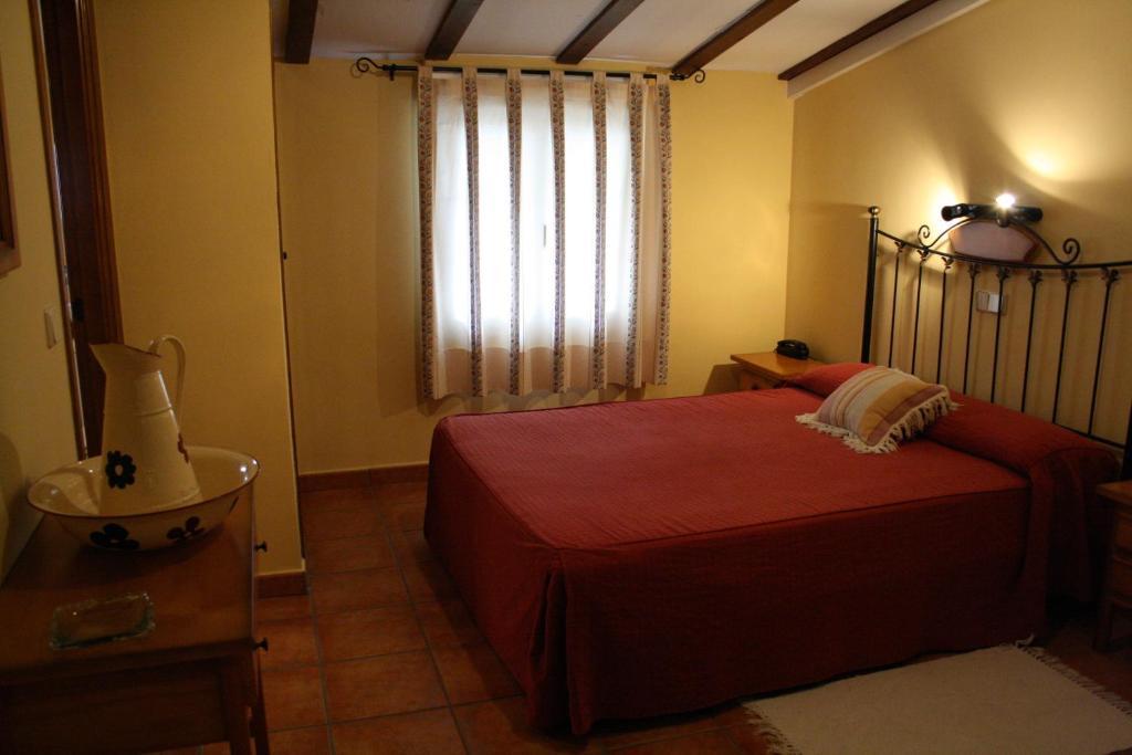 Hostal La Balquina Чинчон Экстерьер фото