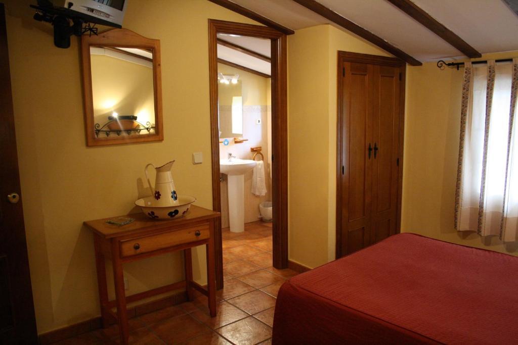 Hostal La Balquina Чинчон Экстерьер фото