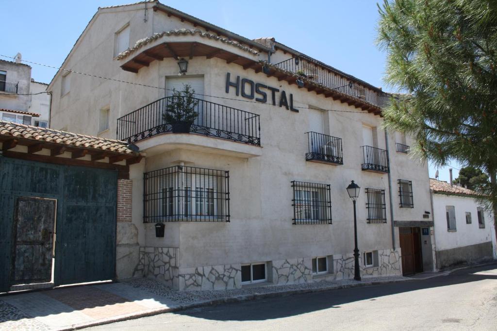 Hostal La Balquina Чинчон Экстерьер фото
